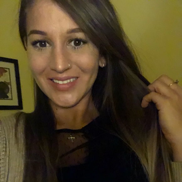 Meet your Posher, Melissa - Picture 1 of 1